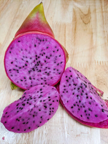 9-S Dragon Fruit Plant (hylocereus polyrhizus)